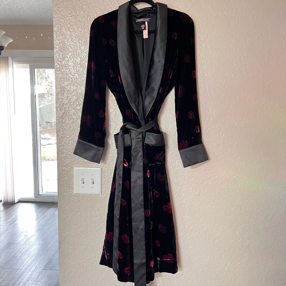 Victoria’s Secret Robe - Picture 4 of 6